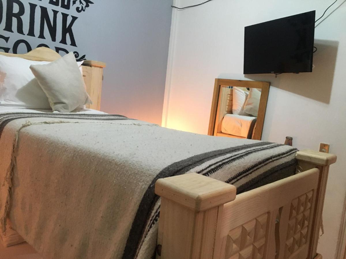 Mala Vecindad Beer Hotel مدينة مكسيكو المظهر الخارجي الصورة